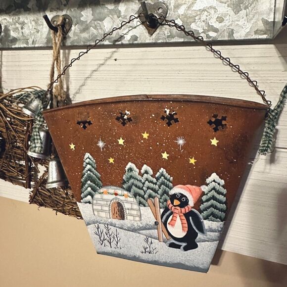 Vintage Primitive Hand Painted Christmas Tin Hanging Bin - Picture 3 of 4